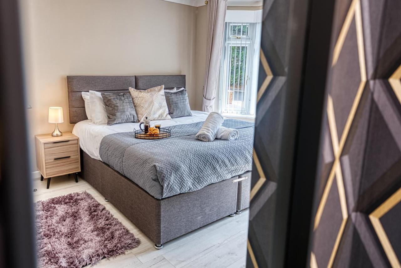 Elegant 5 Bed House - Sleeps 9, Central Solihull, Nec, Jlr, Hs2, Resorts World, Airport Business And Leisure Stays, Dış mekan fotoğraf