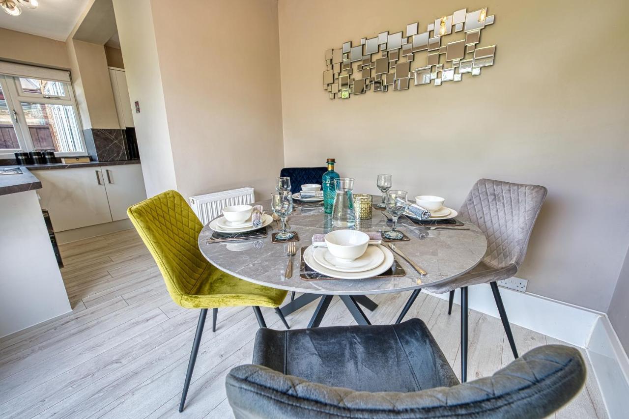 Elegant 5 Bed House - Sleeps 9, Central Solihull, Nec, Jlr, Hs2, Resorts World, Airport Business And Leisure Stays, Dış mekan fotoğraf