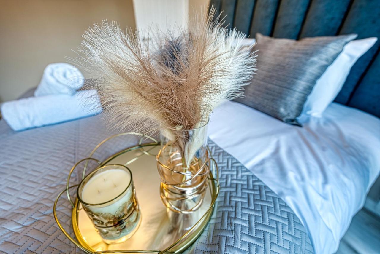 Elegant 5 Bed House - Sleeps 9, Central Solihull, Nec, Jlr, Hs2, Resorts World, Airport Business And Leisure Stays, Dış mekan fotoğraf