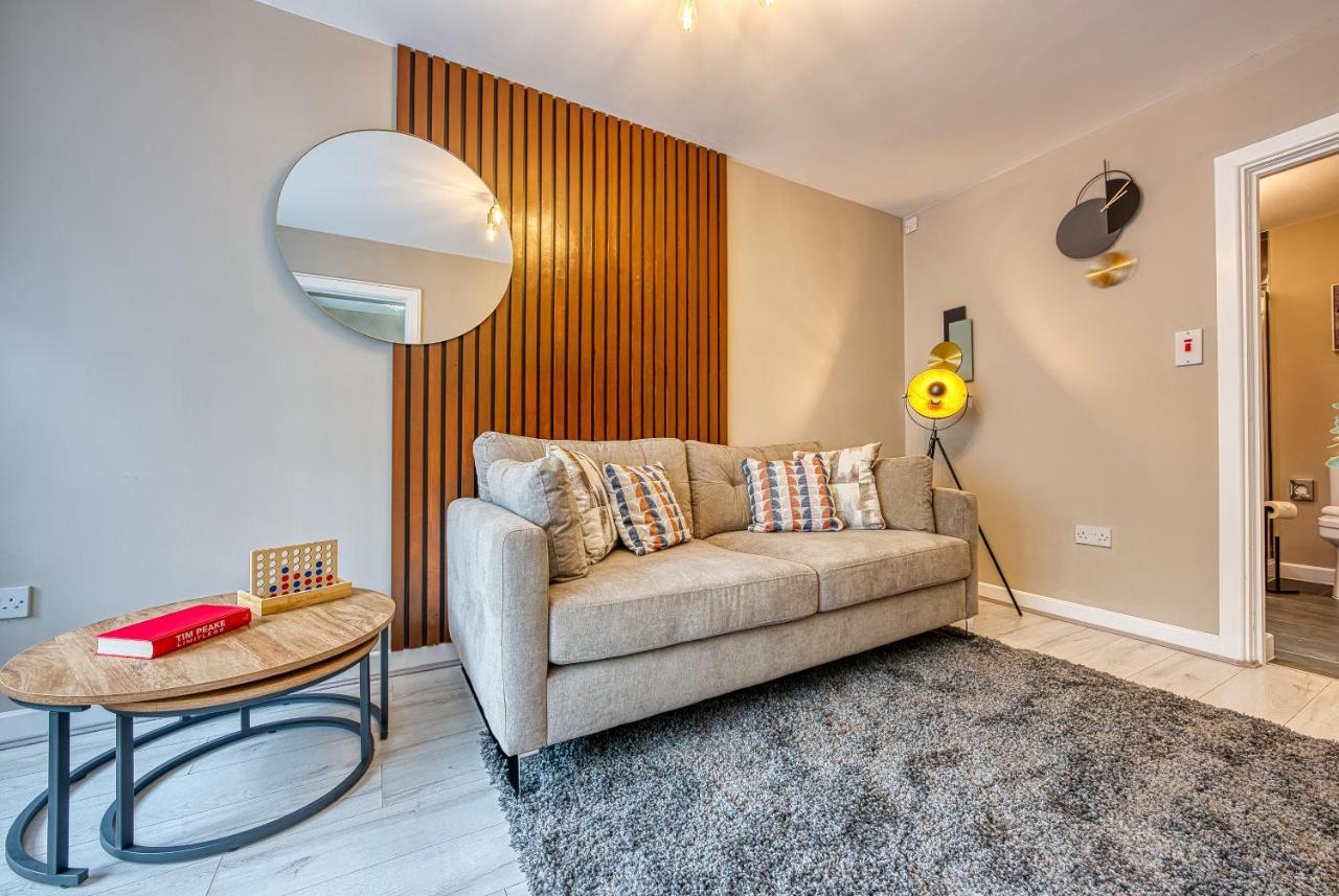 Elegant 5 Bed House - Sleeps 9, Central Solihull, Nec, Jlr, Hs2, Resorts World, Airport Business And Leisure Stays, Dış mekan fotoğraf