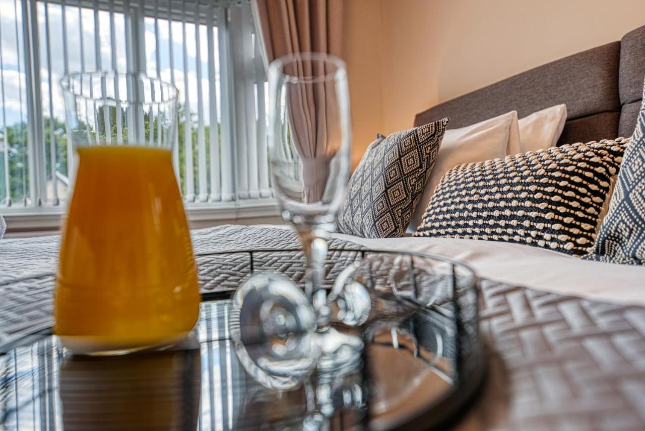 Elegant 5 Bed House - Sleeps 9, Central Solihull, Nec, Jlr, Hs2, Resorts World, Airport Business And Leisure Stays, Dış mekan fotoğraf