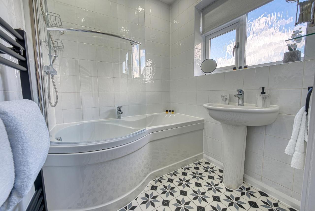 Elegant 5 Bed House - Sleeps 9, Central Solihull, Nec, Jlr, Hs2, Resorts World, Airport Business And Leisure Stays, Dış mekan fotoğraf