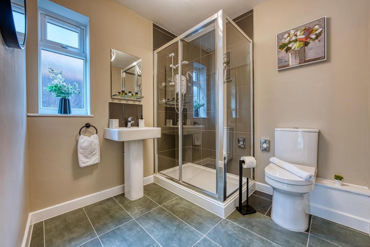 Elegant 5 Bed House - Sleeps 9, Central Solihull, Nec, Jlr, Hs2, Resorts World, Airport Business And Leisure Stays, Dış mekan fotoğraf